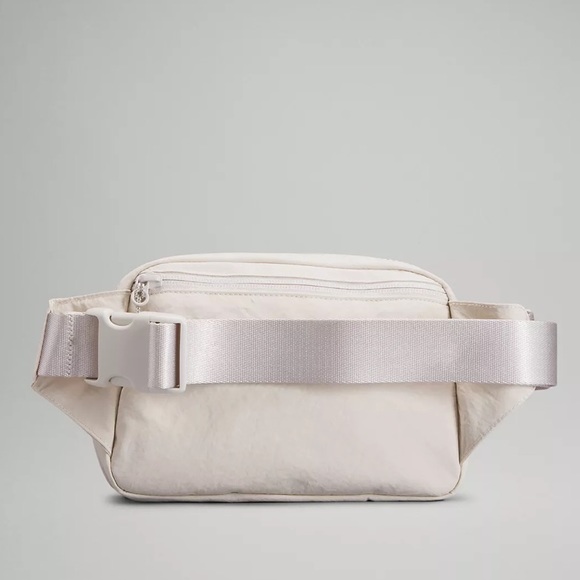 NWT Lululemon Large Everywhere Belt Bag - Picture 5 of 8
